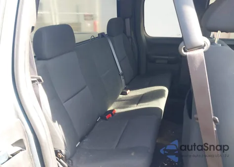 2013 Chevrolet Silverado 1500 Ls z USA, uszkodzony, nr VIN 1GCRCREA7DZ132002